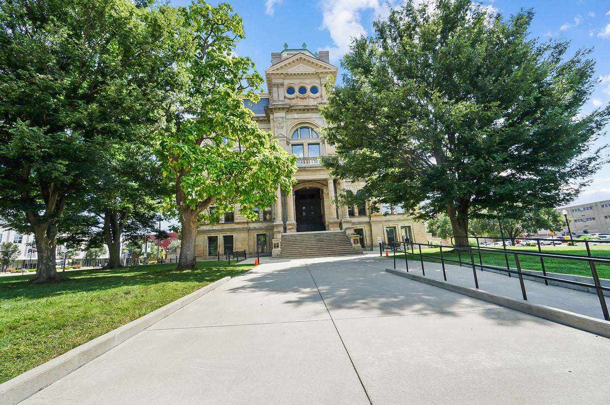 Hamilton 049